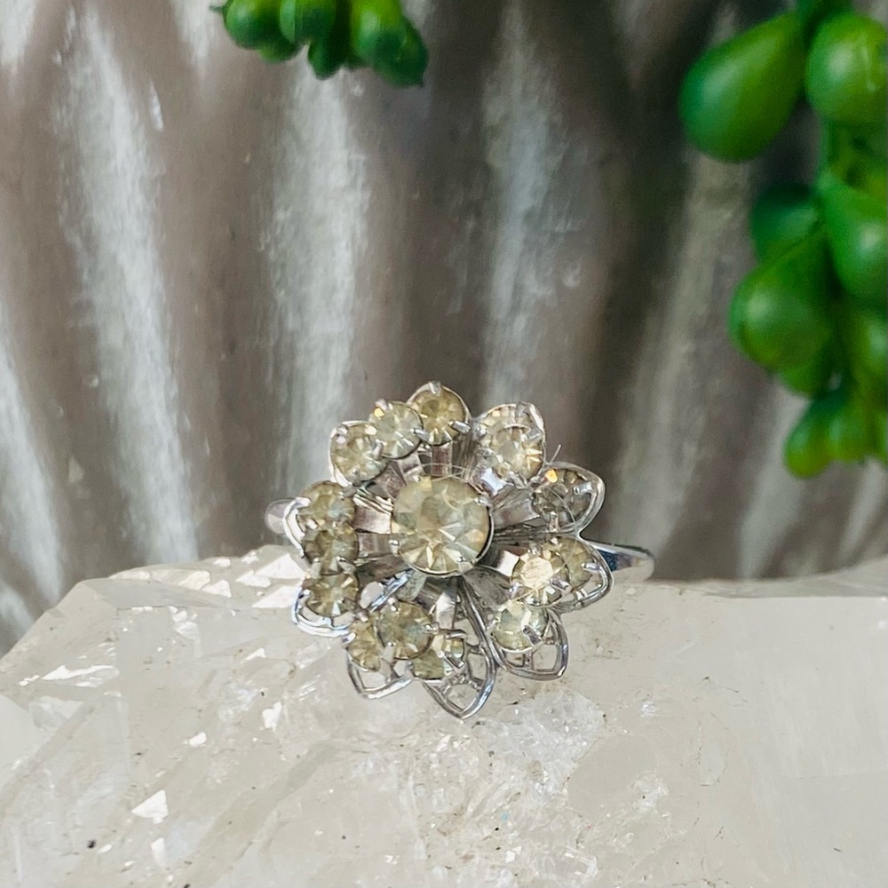 SOLD Vintage Rhinestone Flower Cocktail Ring Adjustable - Picture 12 of 13